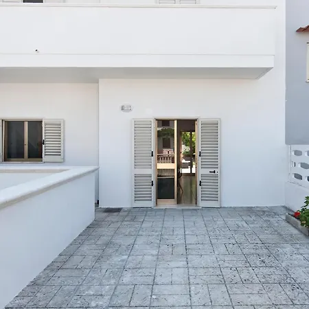Brodolini 1 - Patio E Posto Auto