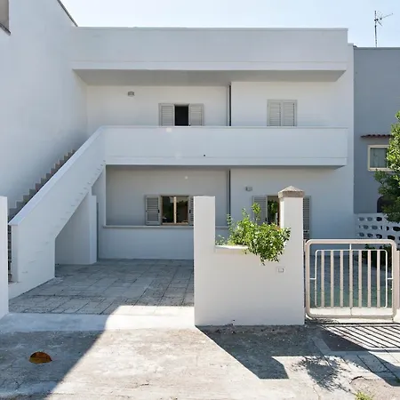 Brodolini 1 - Patio E Posto Auto Dom wakacyjny Torre dell'Orso