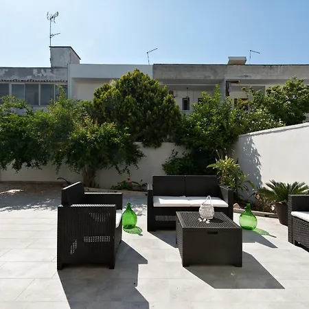 Brodolini 1 - Patio E Posto Auto Torre dell'Orso